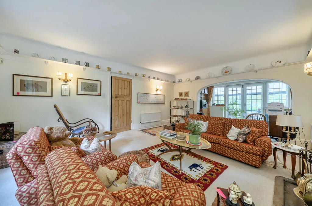 Woodcote Valley Road, Purley CR8 3BG, photo 6