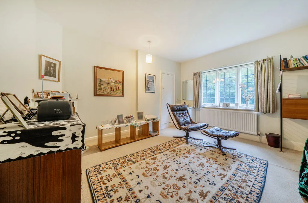 Woodcote Valley Road, Purley CR8 3BG, photo 10