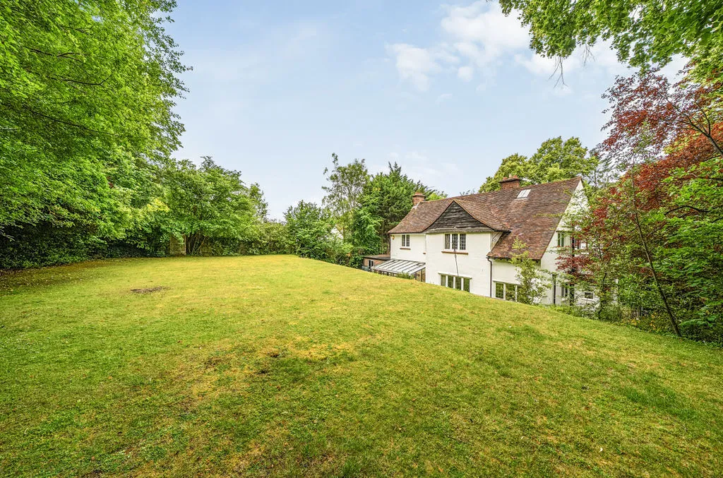 Woodcote Valley Road, Purley CR8 3BG, photo 21