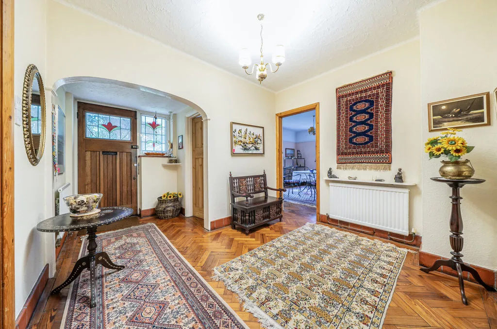 Woodcote Valley Road, Purley CR8 3BG, photo 9