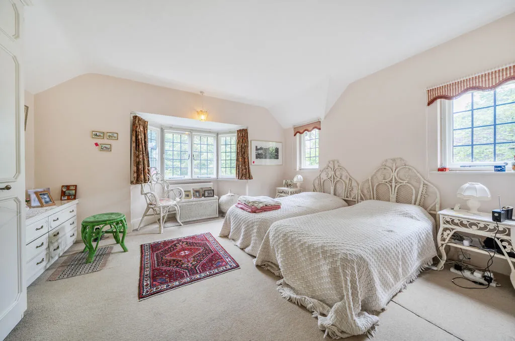 Woodcote Valley Road, Purley CR8 3BG, photo 15