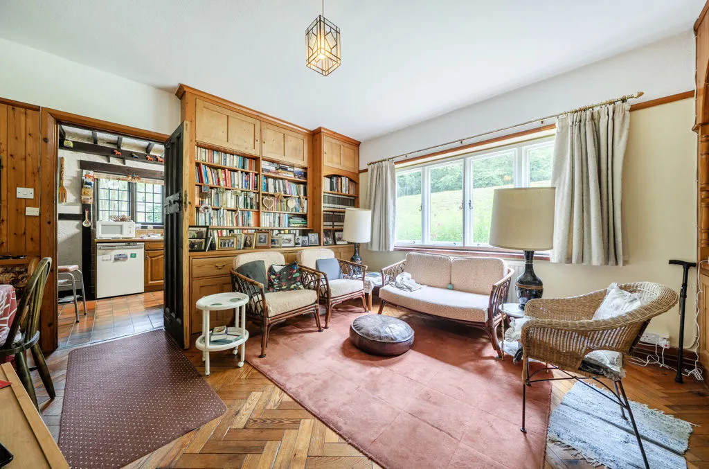 Woodcote Valley Road, Purley CR8 3BG, photo 8