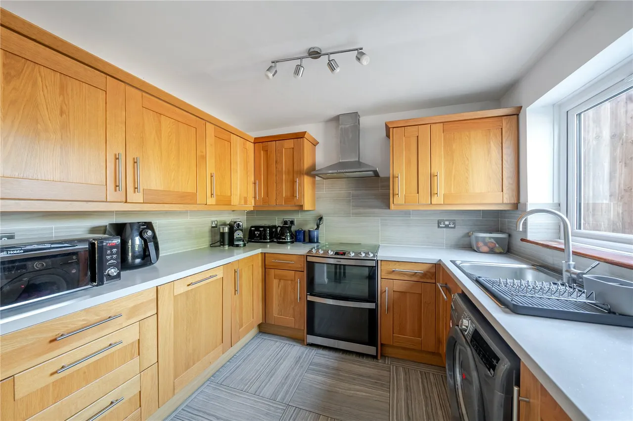 Oakwood Drive, Southampton, Hampshire, SO16 8EJ, photo 2