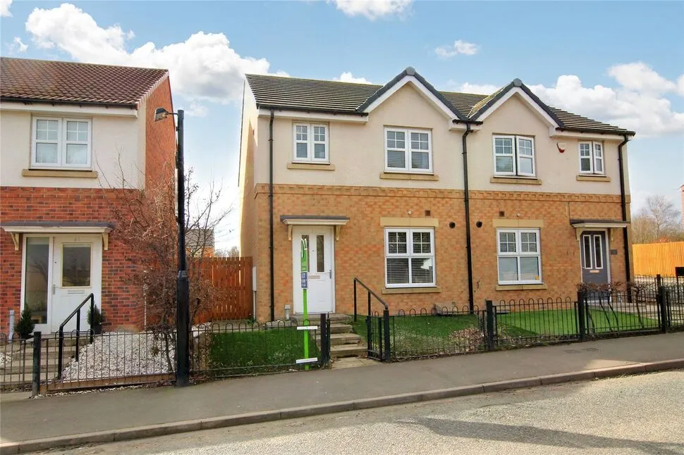 3 bed house to rent — Railway Close, Springwell Village, Gateshead, NE9