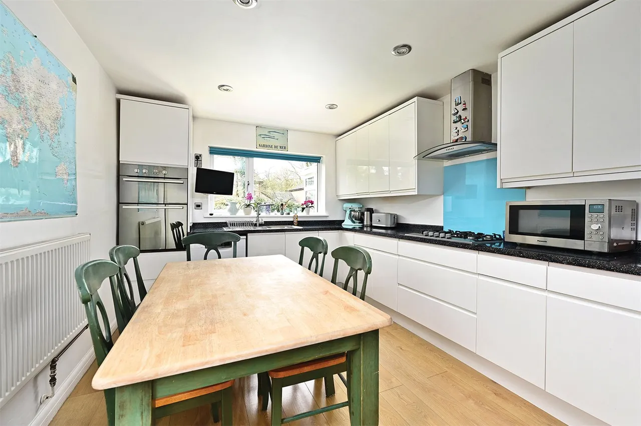 Minehurst Road, Mytchett, Camberley, Surrey, GU16 6JP, photo 10