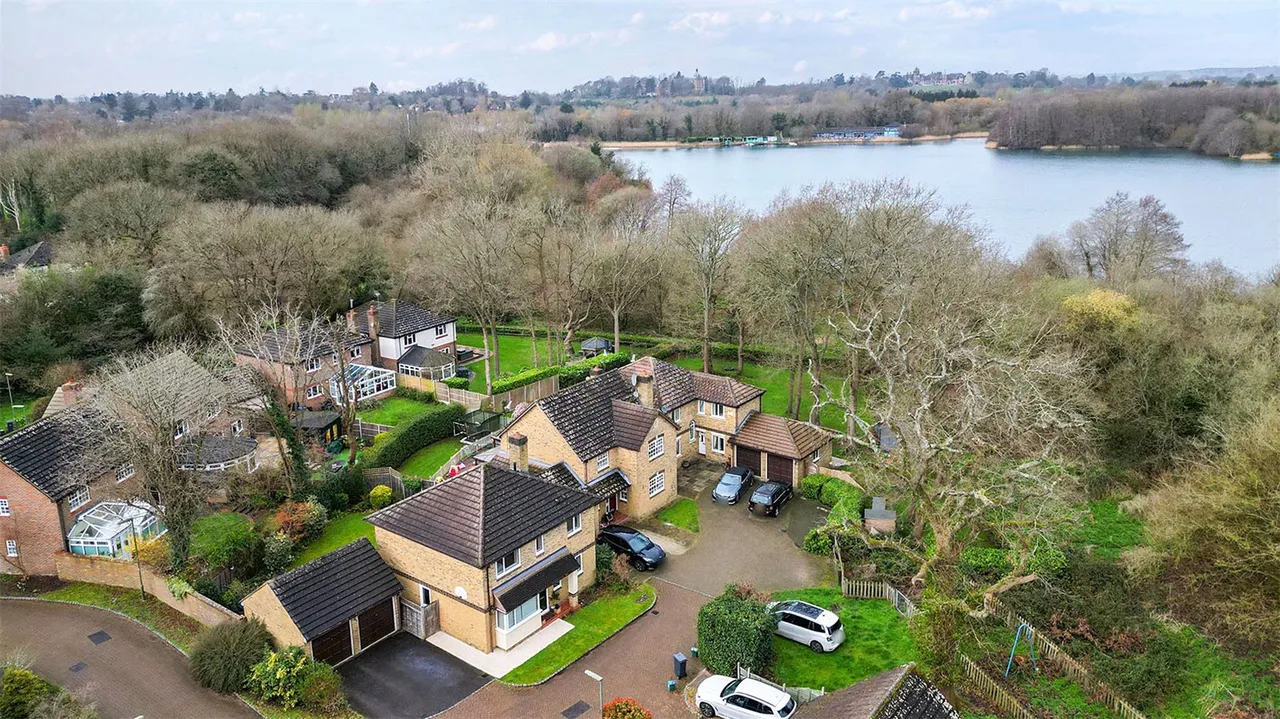 Minehurst Road, Mytchett, Camberley, Surrey, GU16 6JP, photo 19