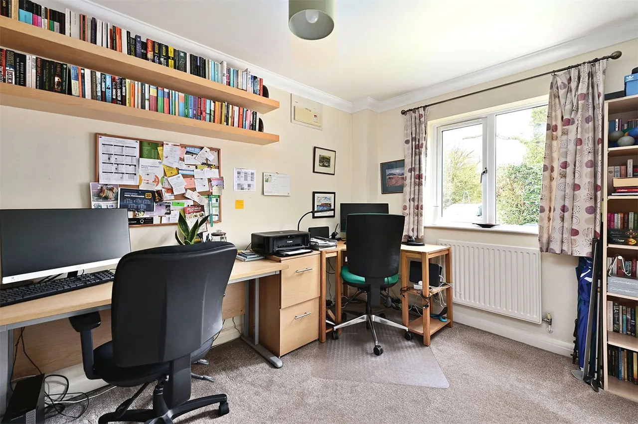 Minehurst Road, Mytchett, Camberley, Surrey, GU16 6JP, photo 12