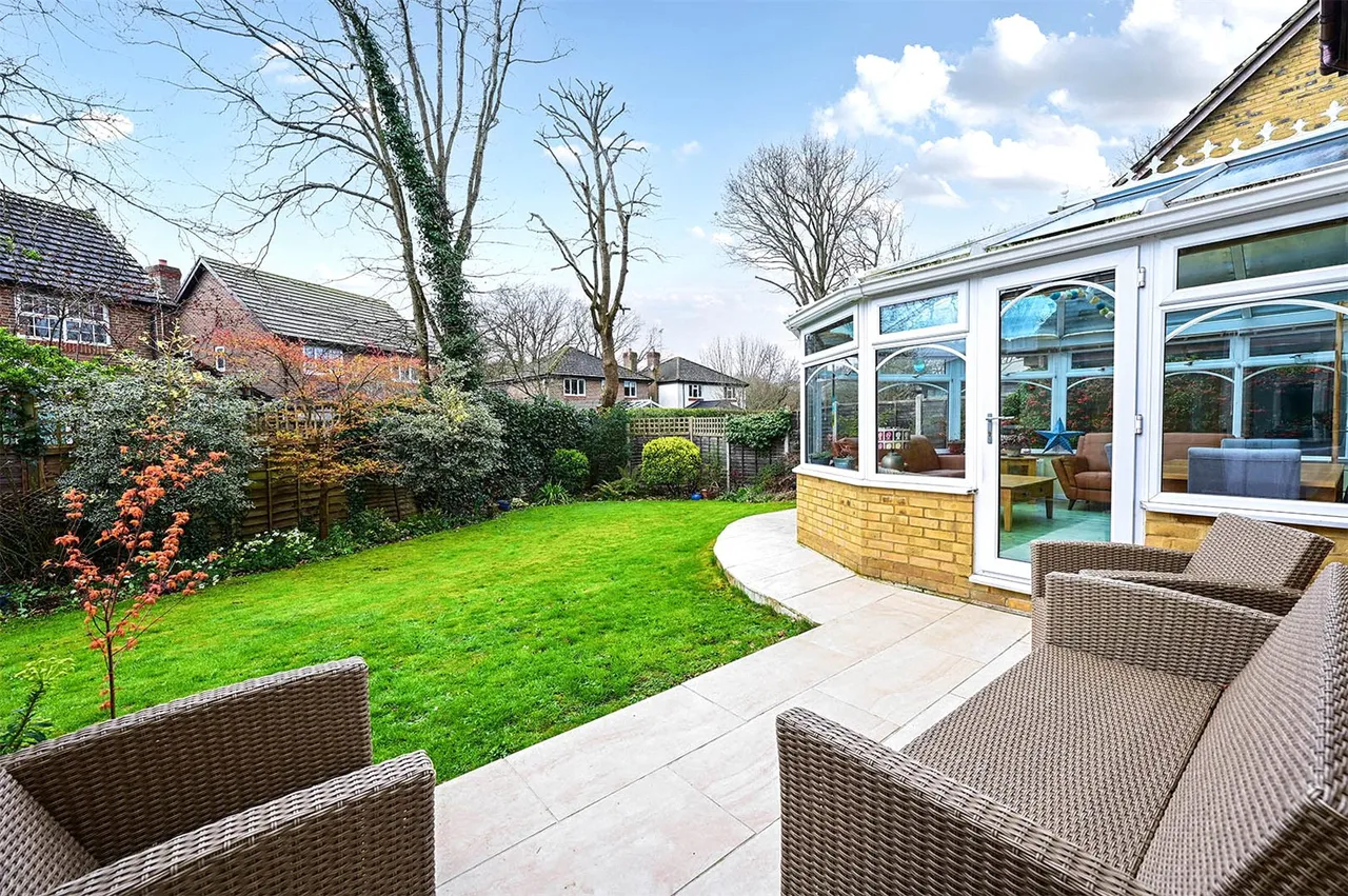 Minehurst Road, Mytchett, Camberley, Surrey, GU16 6JP, photo 18