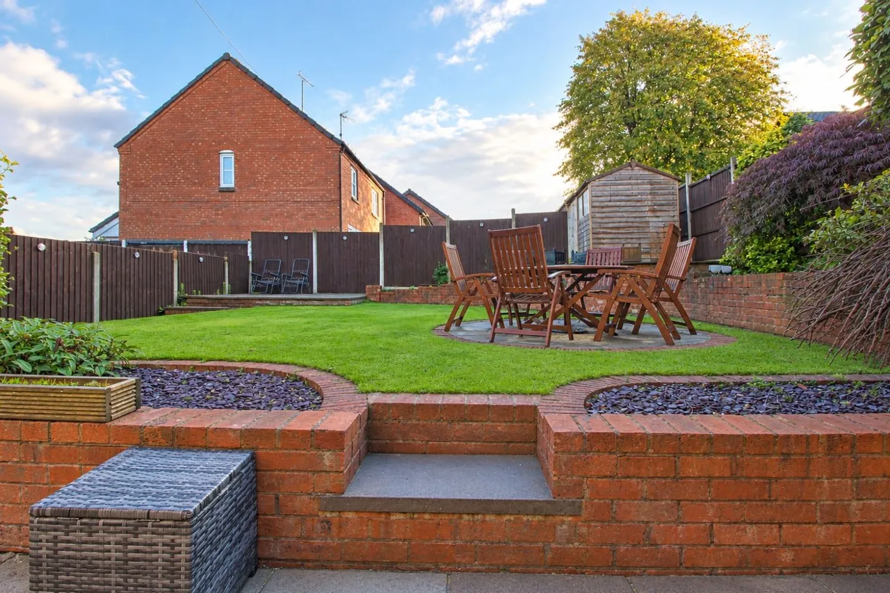 Dunnock Close, Uttoxeter, ST14, photo 11