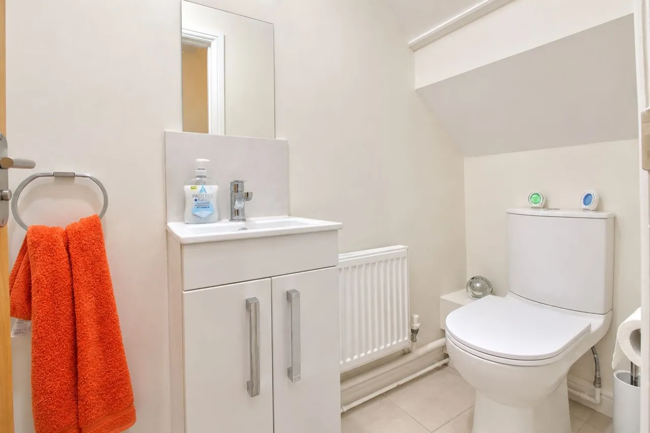 Dunnock Close, Uttoxeter, ST14, photo 19