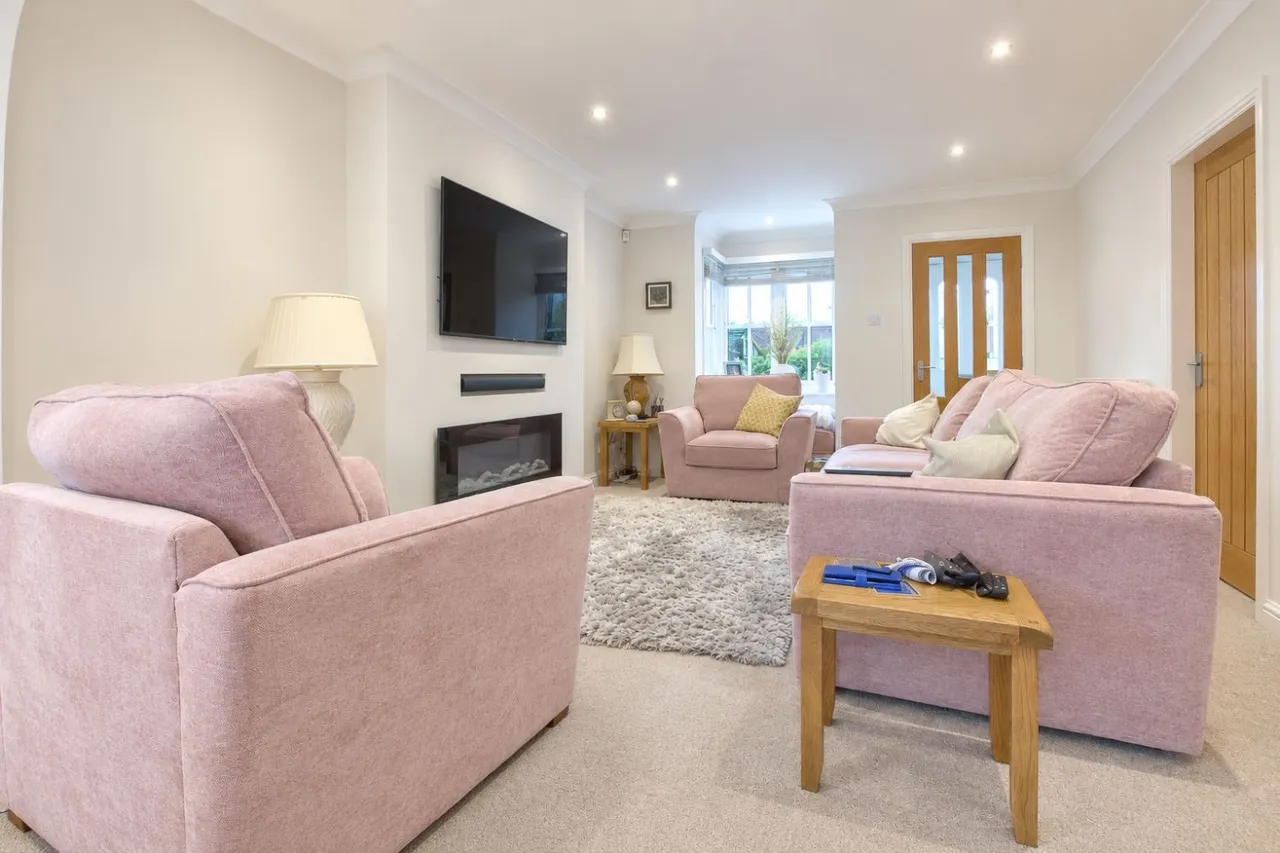 Dunnock Close, Uttoxeter, ST14, photo 3