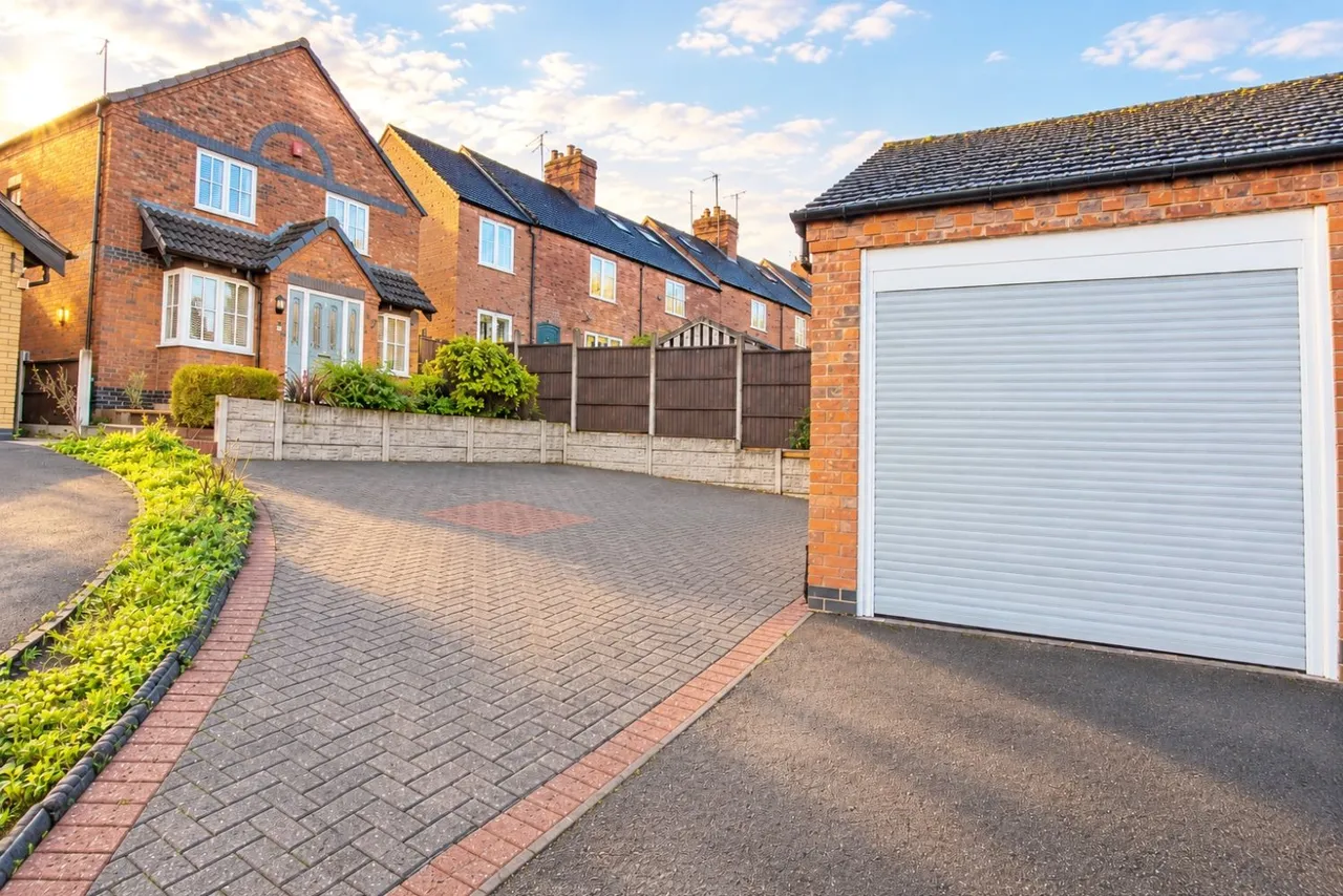 3 bed house for sale, Dunnock Close, Uttoxeter, ST14