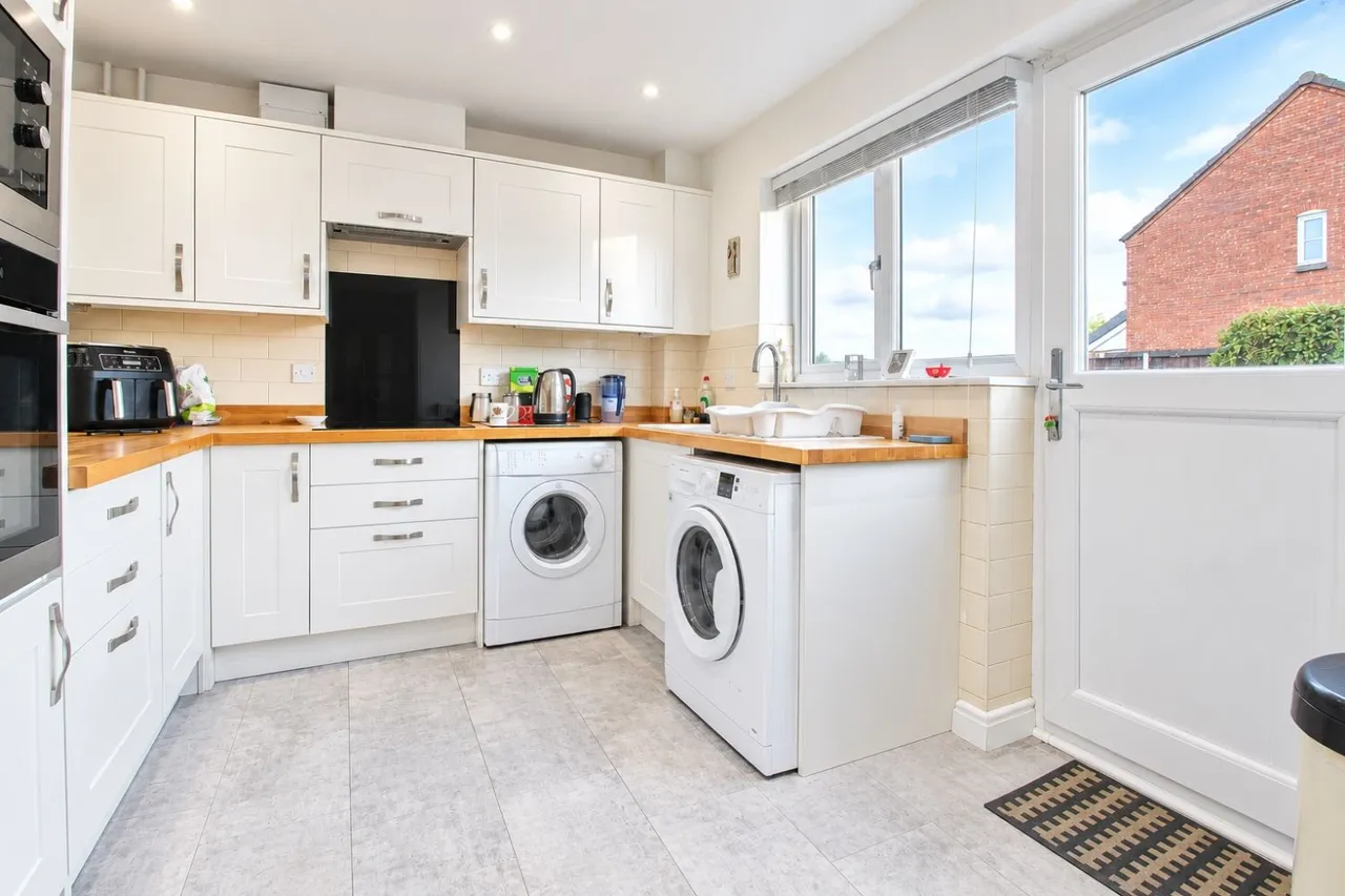 Dunnock Close, Uttoxeter, ST14, photo 9