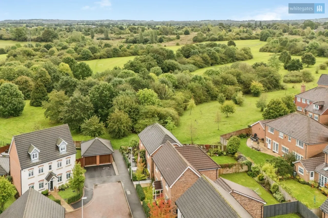 Hillside Close, Weston, CW2, photo 36