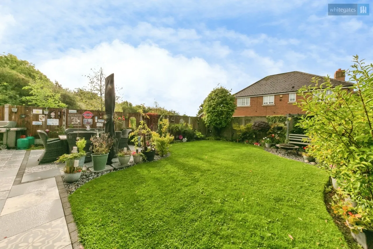 Hillside Close, Weston, CW2, photo 28