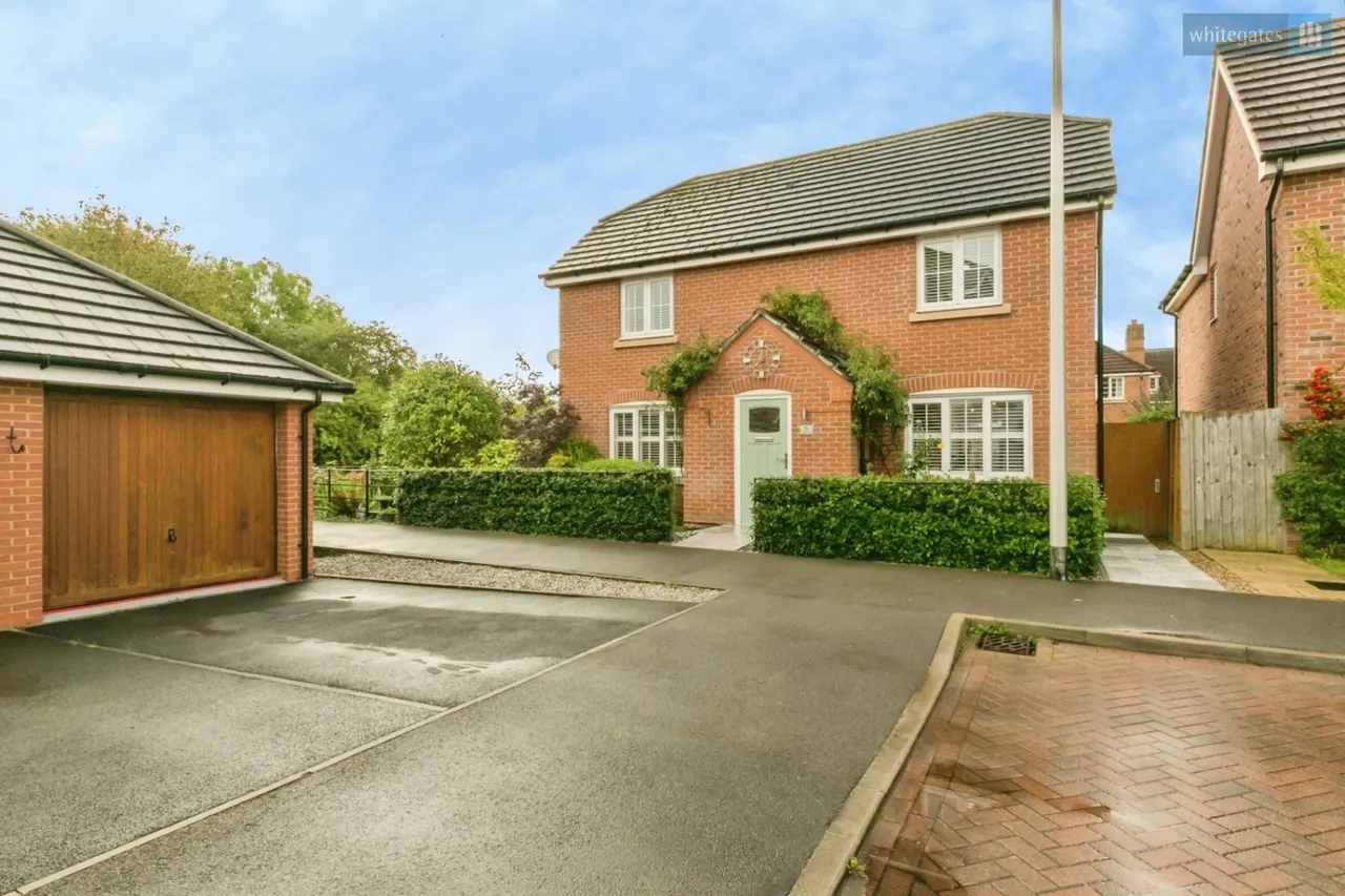 Hillside Close, Weston, CW2, photo 34