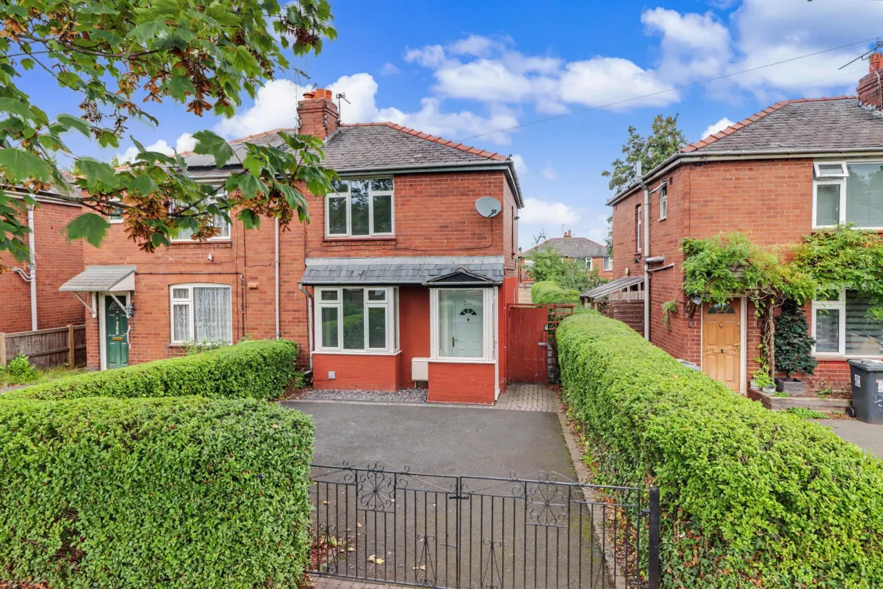 2 bed property for sale, Badger Avenue, Crewe