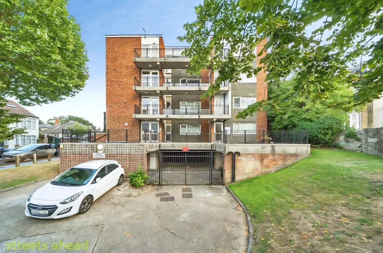Addiscombe Rd, 97 Addiscombe Rd, East Croydon, Surrey, photo 8