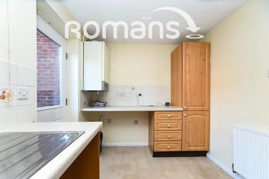 Dales Close, Swindon, SN25, photo 4