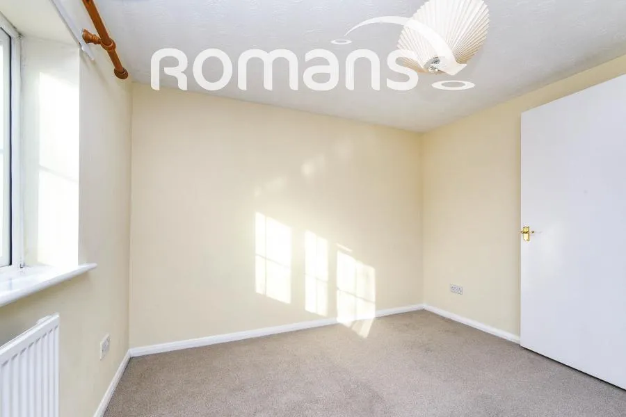 Dales Close, Swindon, SN25, photo 9