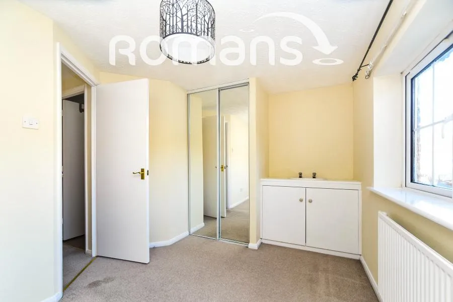 Dales Close, Swindon, SN25, photo 6