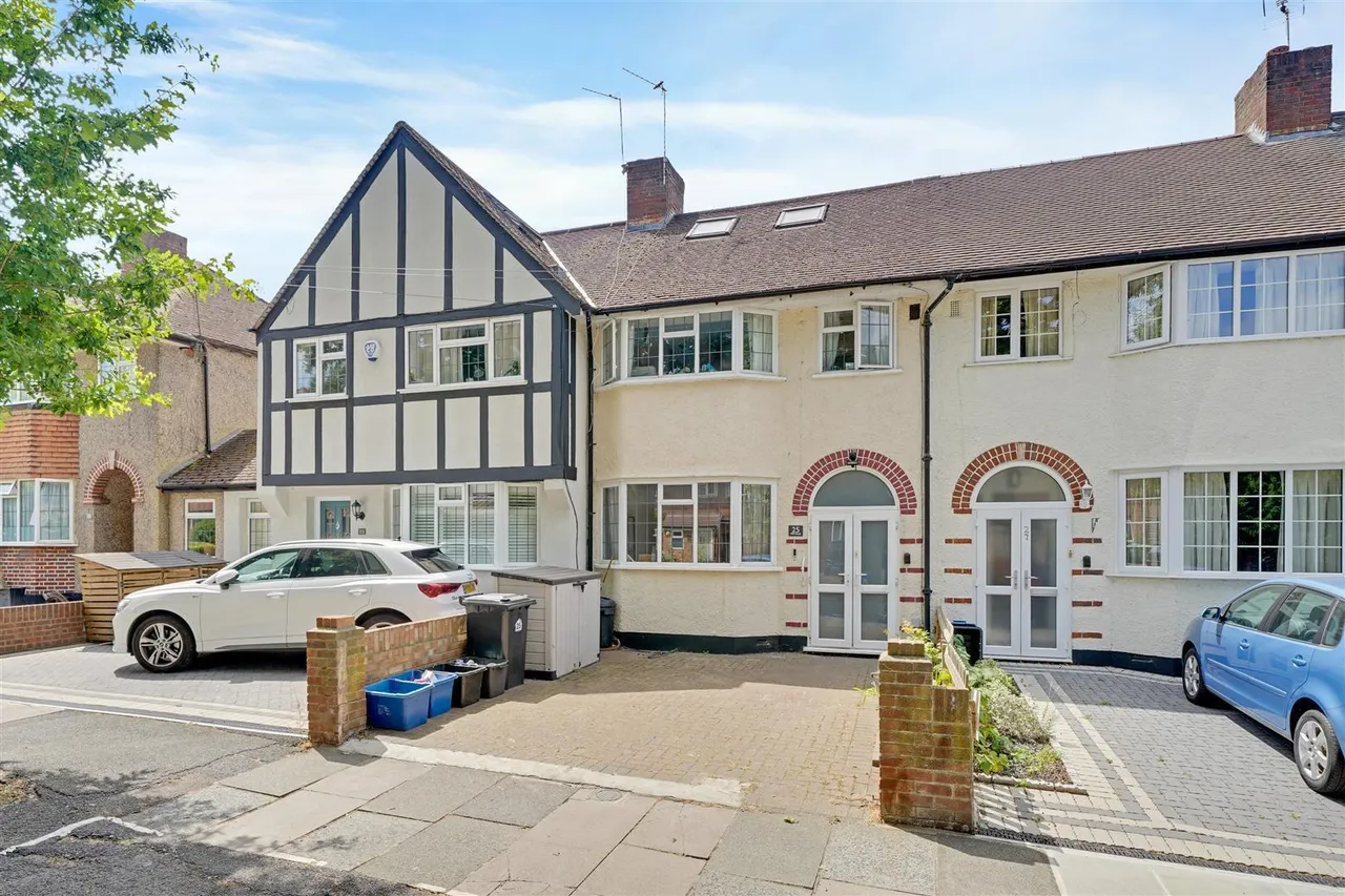 4 bed house for sale, Mill Road, Twickenham, TW2