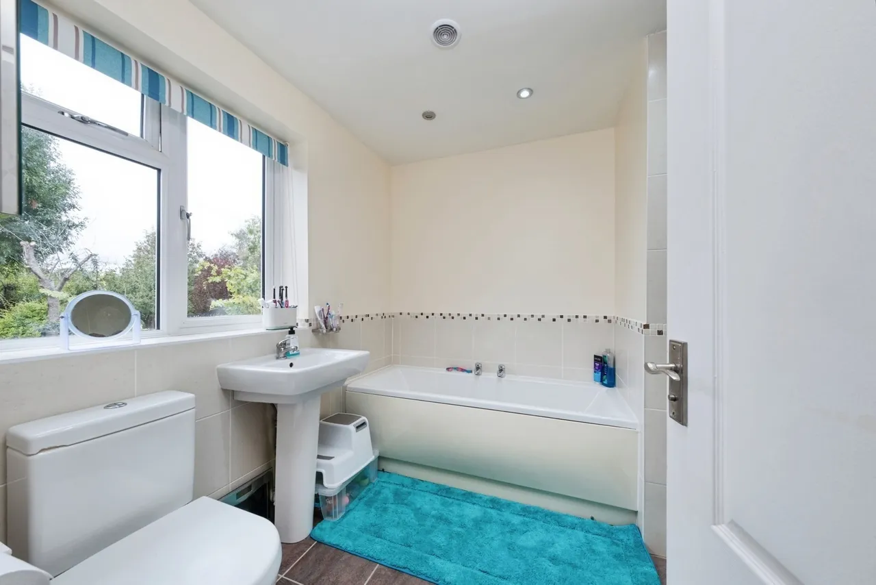 Mansel Close, Cosgrove, MK19, photo 14