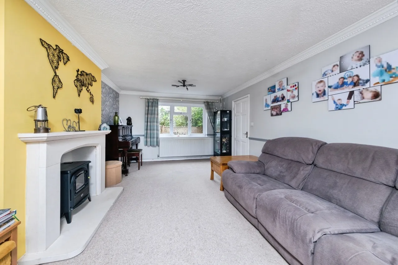 Mansel Close, Cosgrove, MK19, photo 3