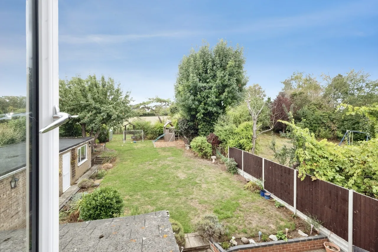 Mansel Close, Cosgrove, MK19, photo 17