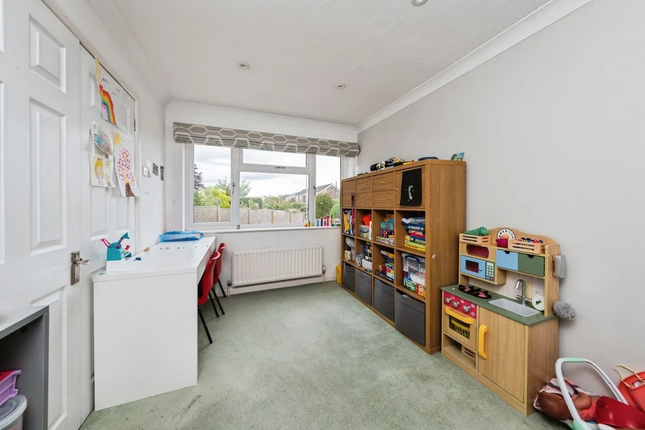 Mansel Close, Cosgrove, MK19, photo 4