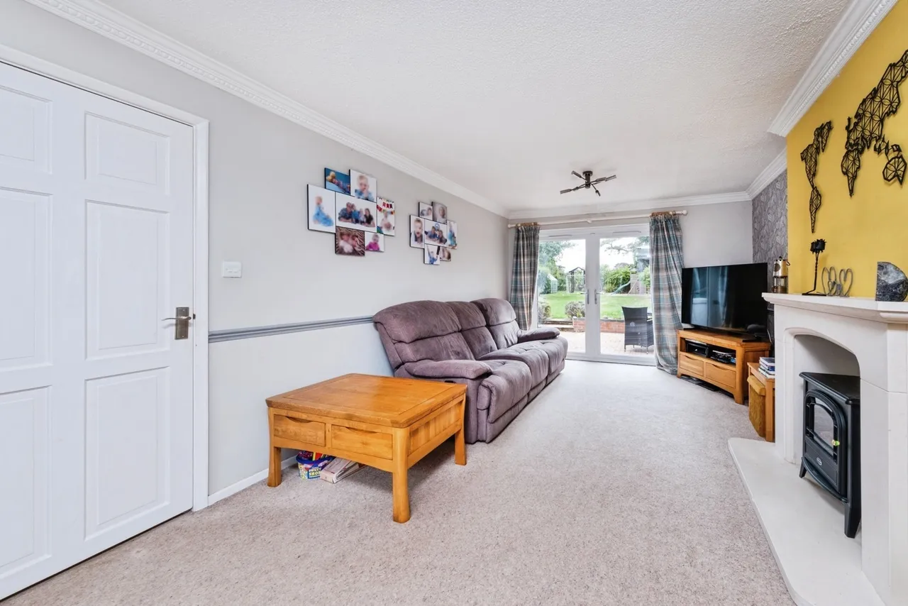Mansel Close, Cosgrove, MK19, photo 2