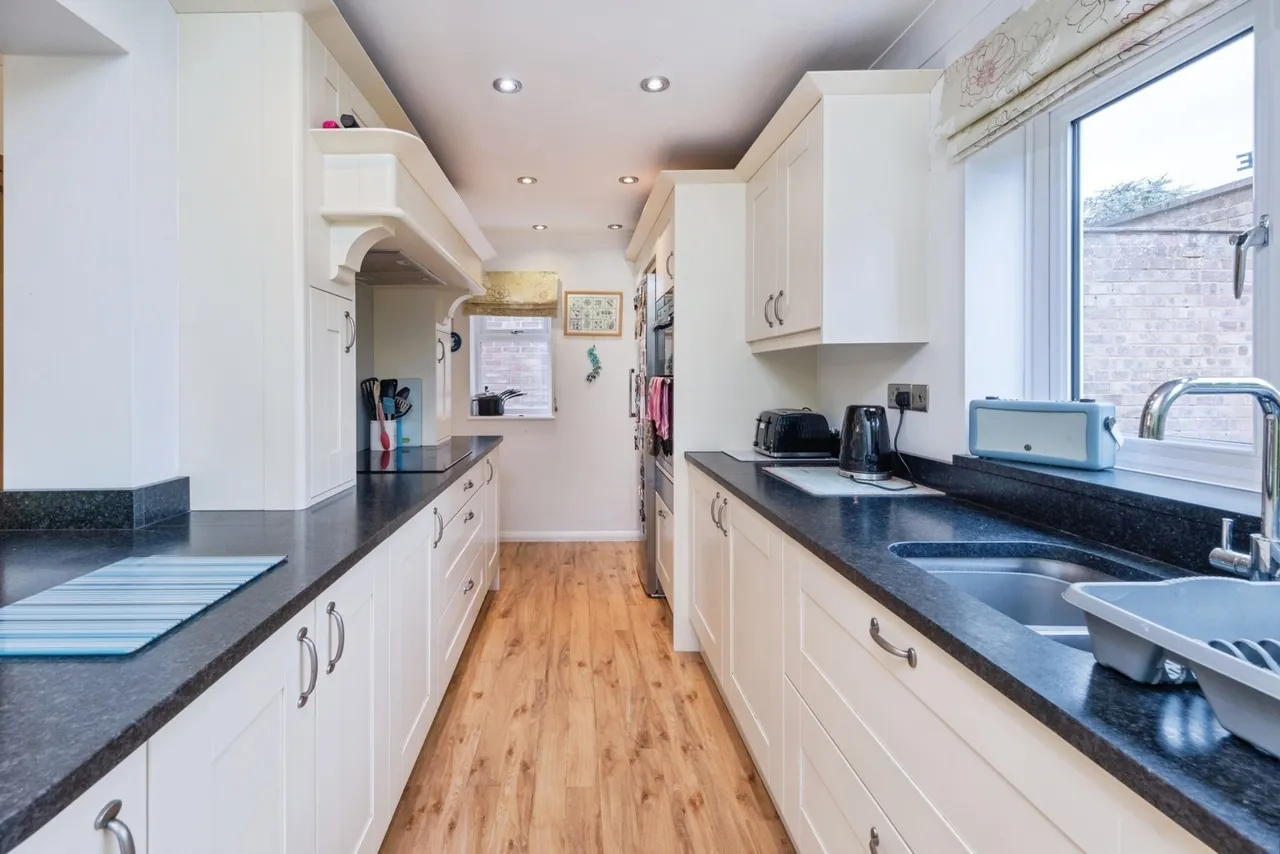 Mansel Close, Cosgrove, MK19, photo 7