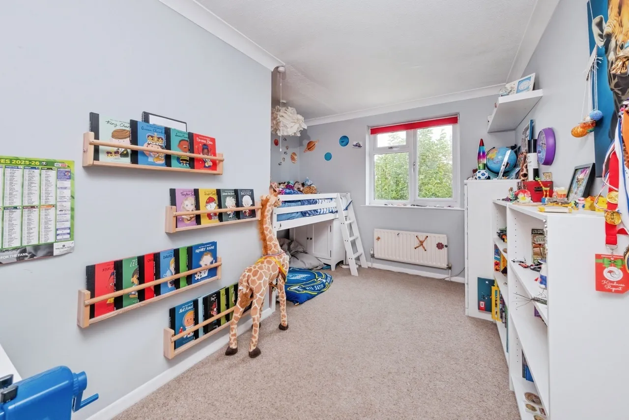 Mansel Close, Cosgrove, MK19, photo 12