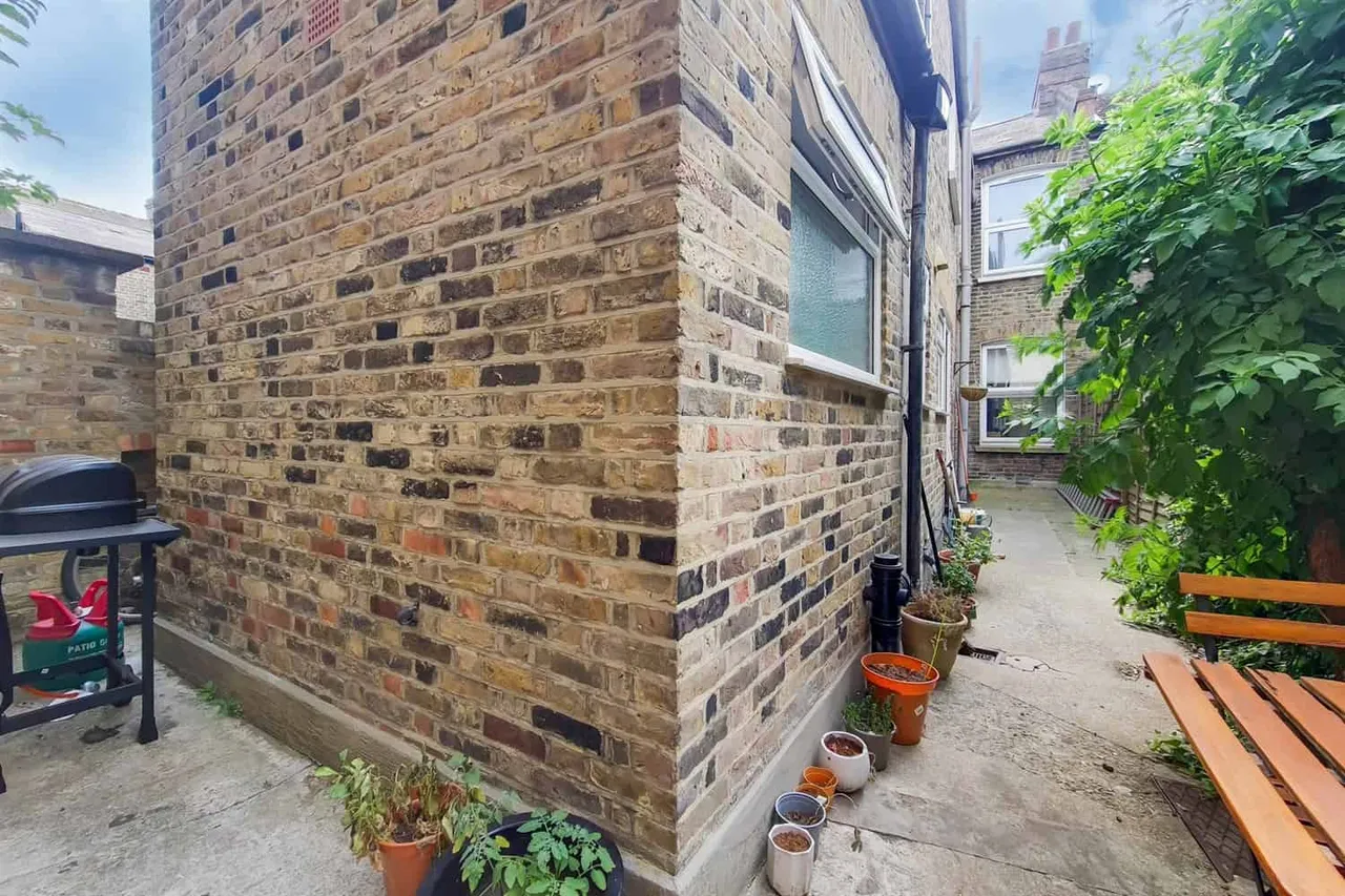 Tooting, SW17 9AX, photo 12