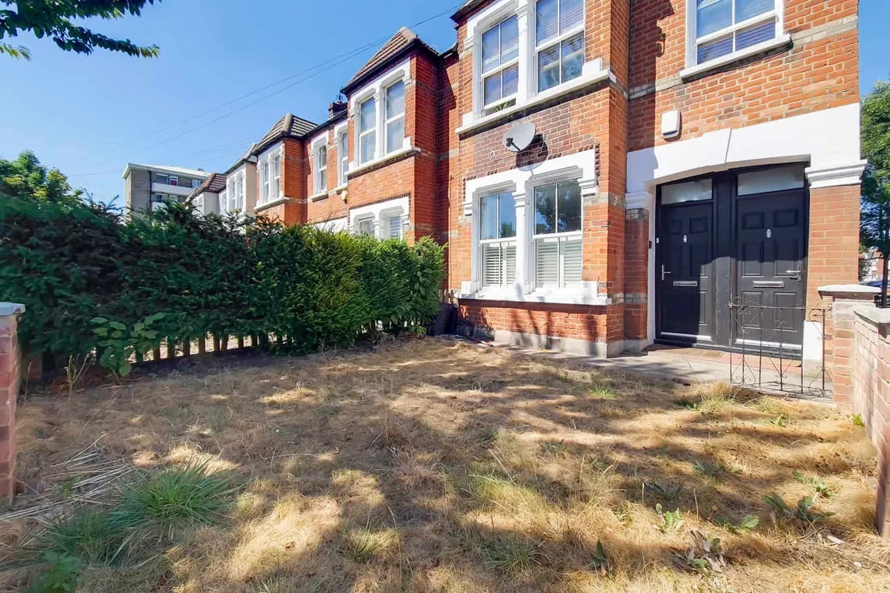 Tooting, SW17 9AX, photo 11