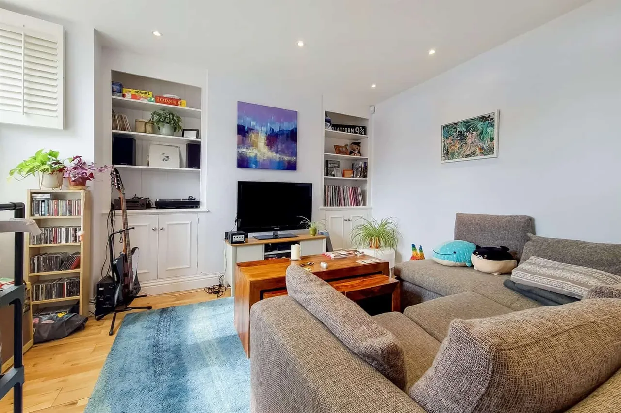 Tooting, SW17 9AX, photo 2