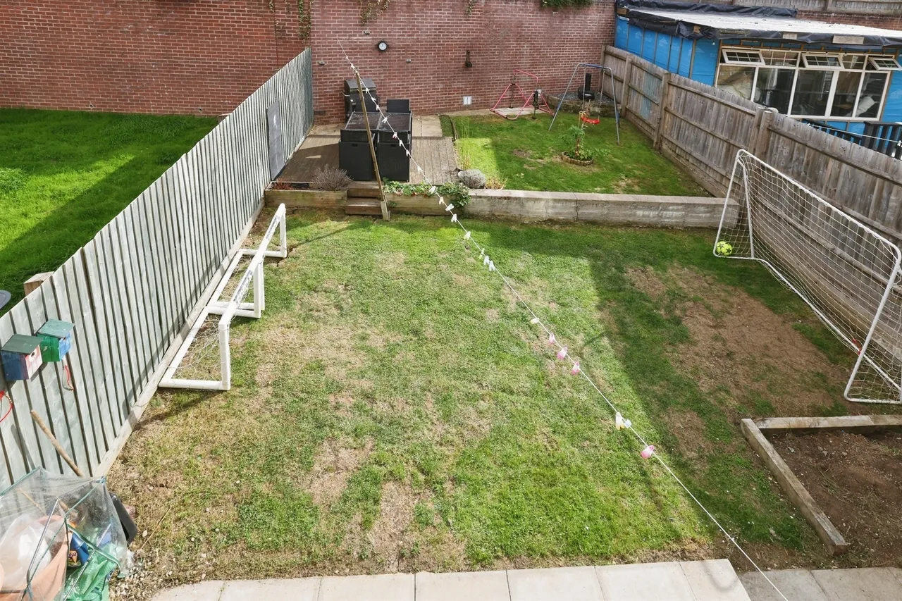 Ramsay Road, Calne, SN11, photo 13