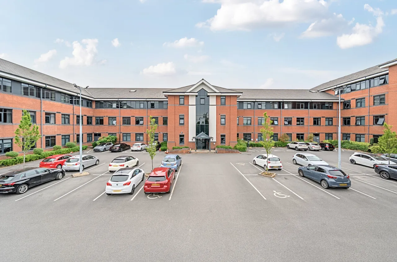2 bed flat for sale, Dawsons Square, Pudsey, LS28