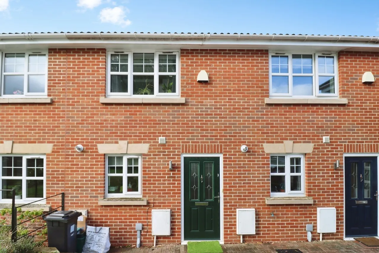 2 bed house for sale, Hill Close, Emersons Green, BS16