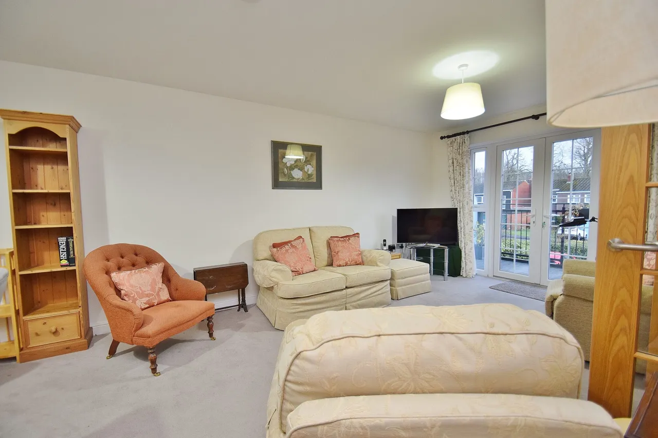 Eaves Court The Retreat, Princes Risborough, HP27, photo 4