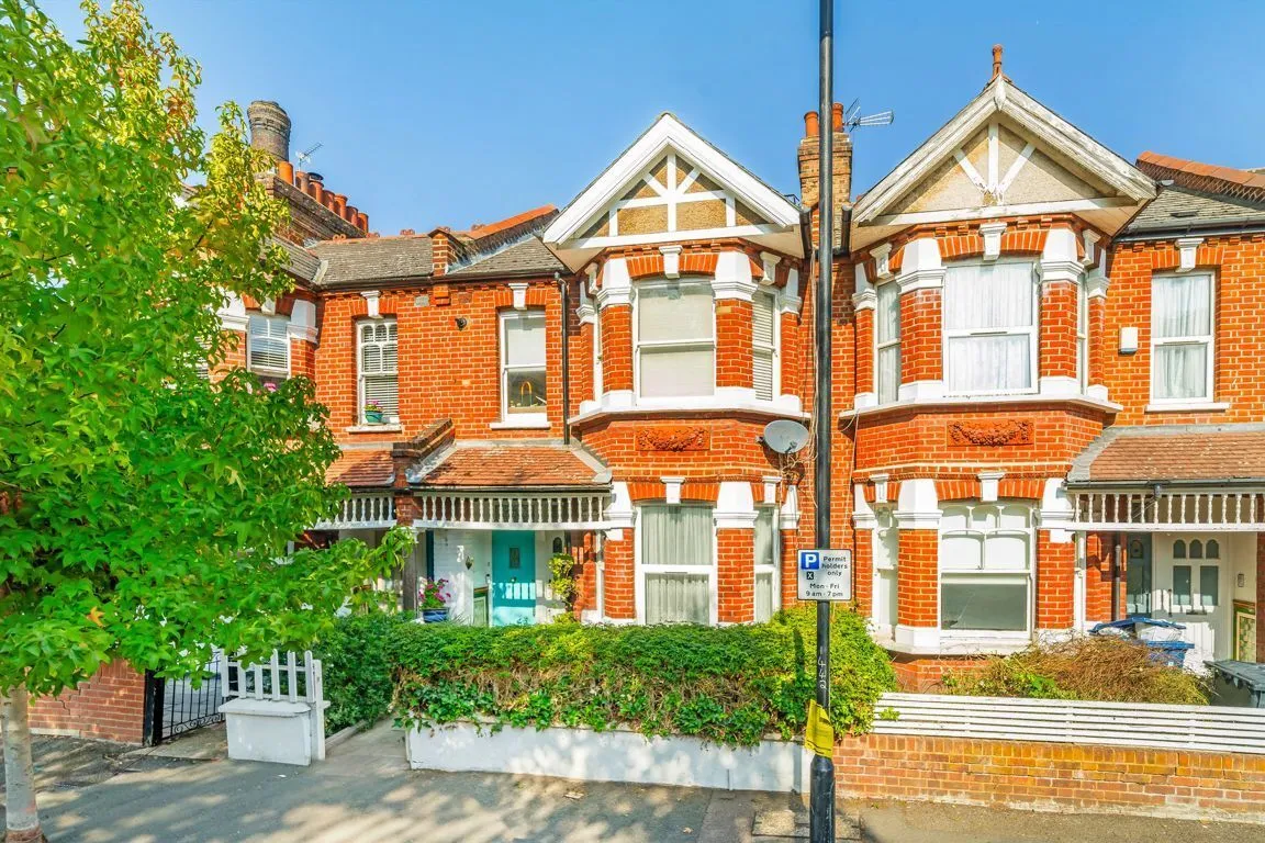 3 bed property for sale, Valetta Road, W3