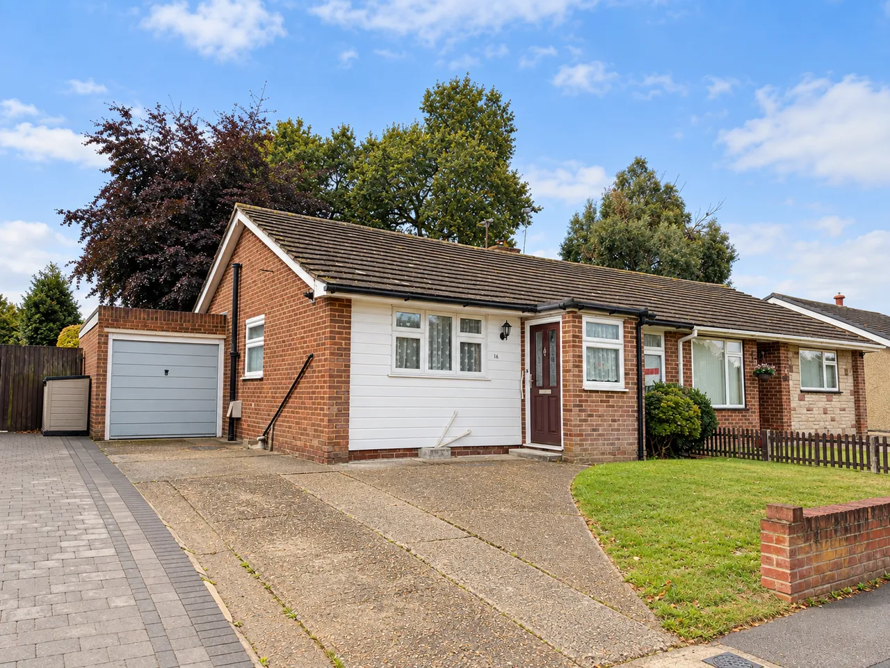 2 bed house for sale, Ballens Road, Lordswood