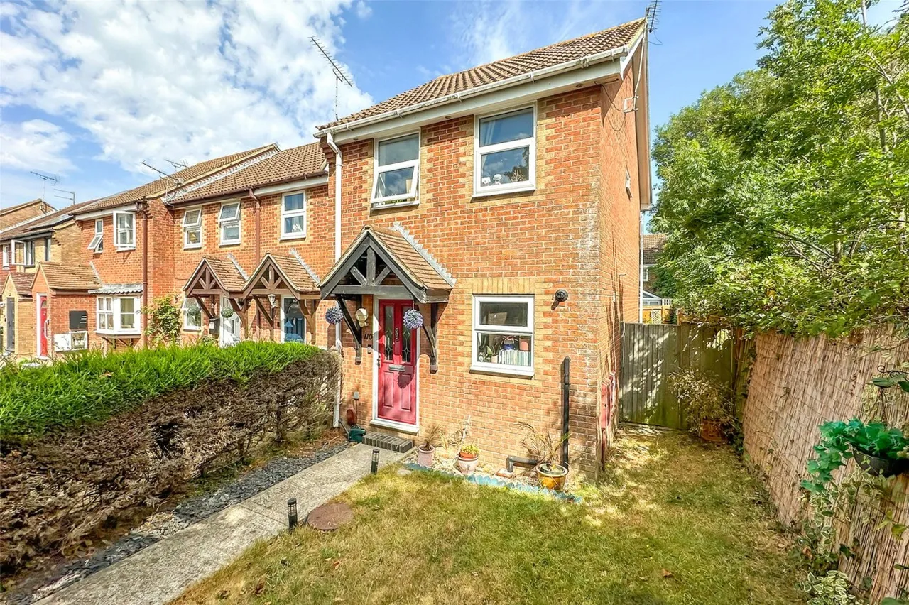 2 bed property for sale, Rustington, Littlehampton, BN16