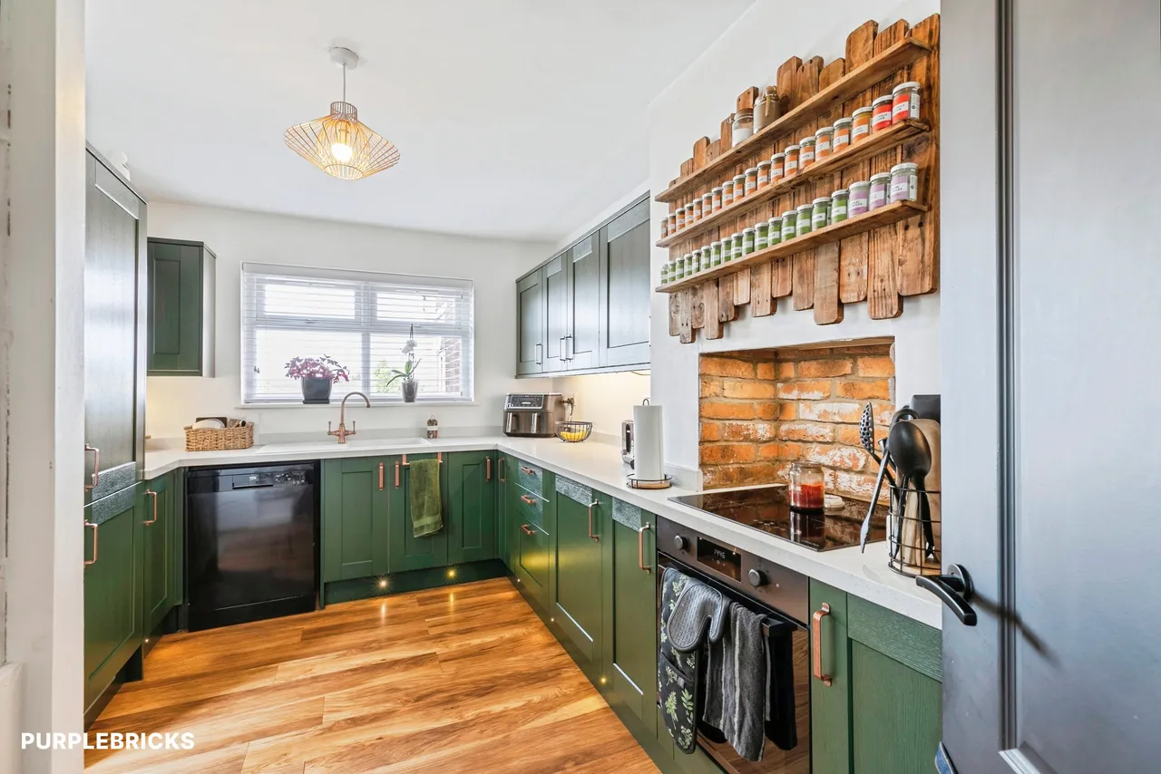 3 bed house for sale, Carlton Road, Barnsley, S71