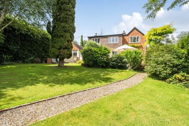 Ashford Hill Road, Thatcham, RG19, photo 24
