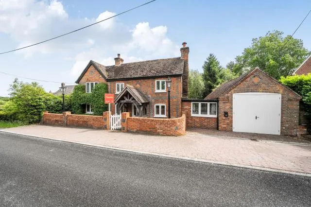 Ashford Hill Road, Thatcham, RG19, photo 27