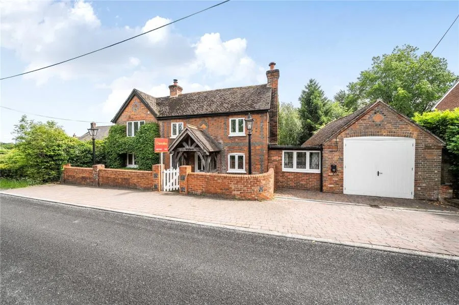 4 bed house for sale, Ashford Hill Road, Thatcham, RG19
