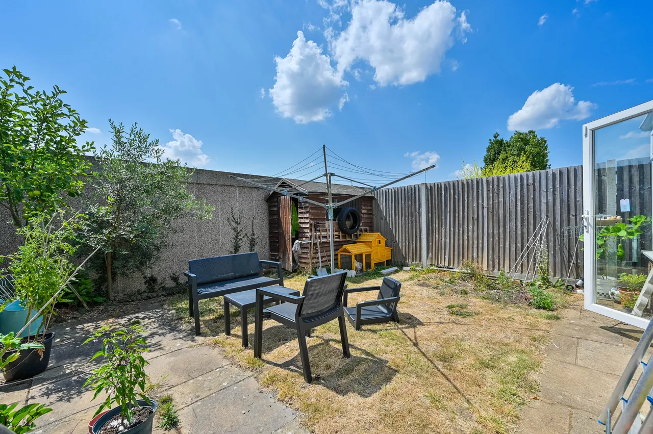 8 Robin Way, Guildford, photo 2