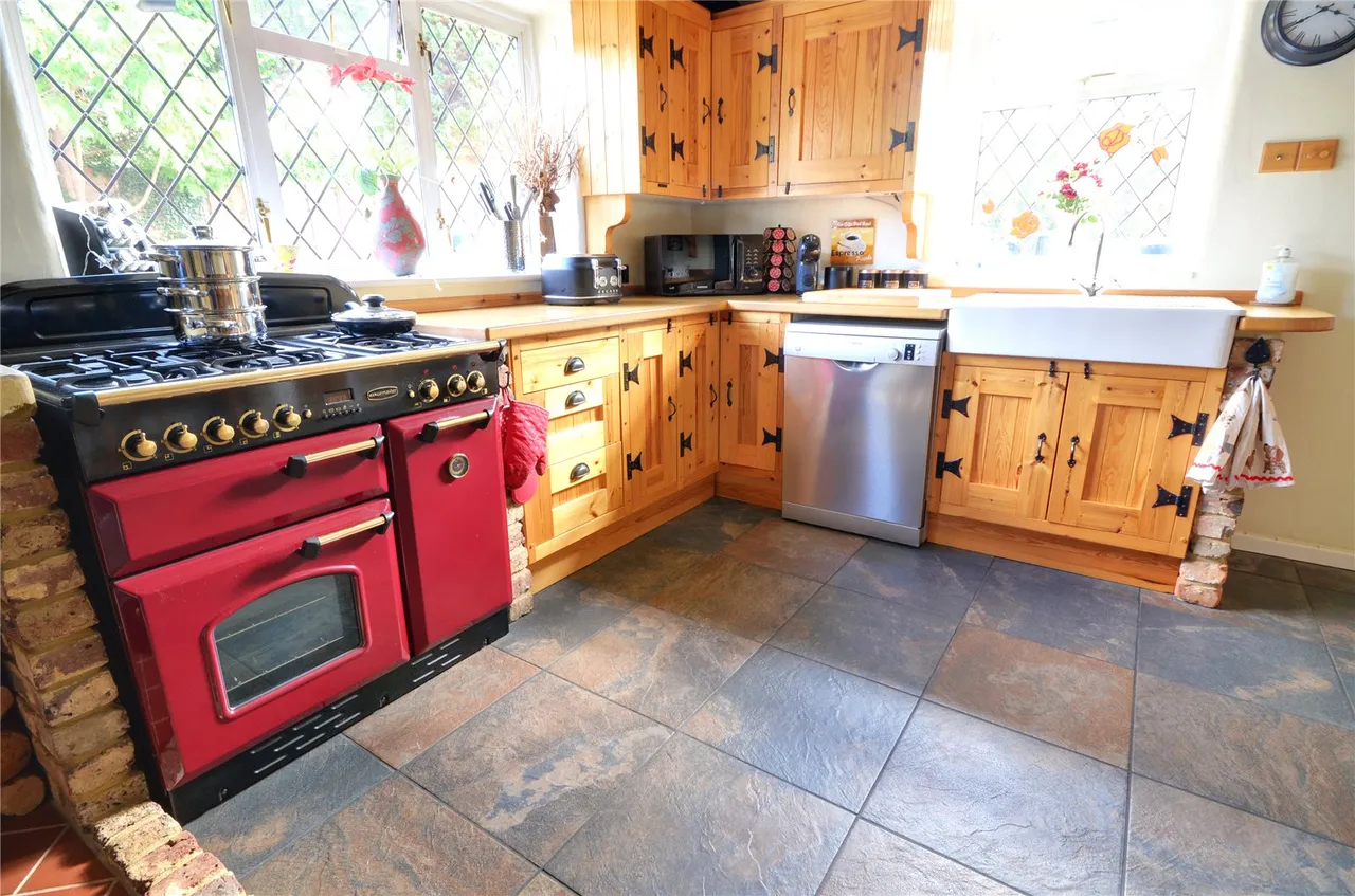 East Grinstead, RH19, photo 14