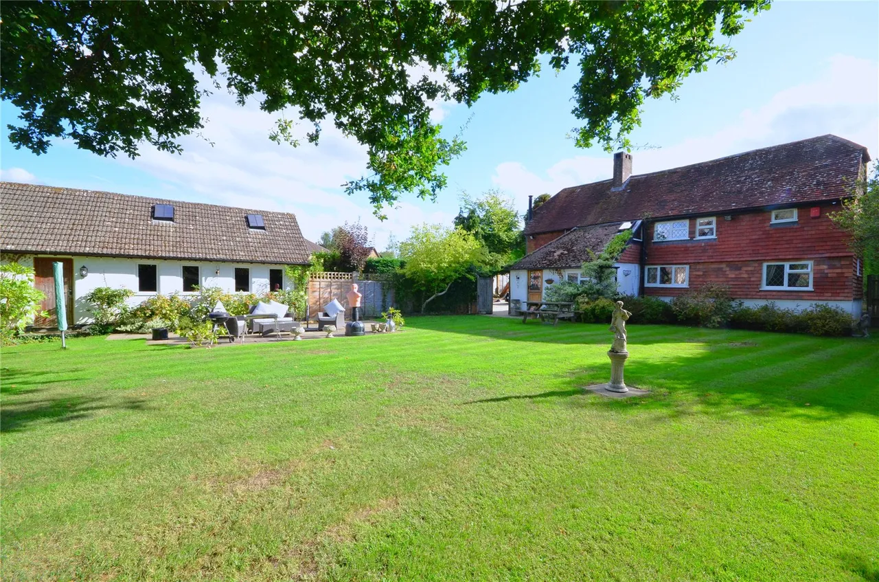 East Grinstead, RH19, photo 21